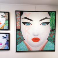Photographie d'un ensemble de tableaux de Pauline Gagnon "Nagi" et "Nako", avec le grand format "Satsuki".