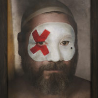 Red mask – Image 3