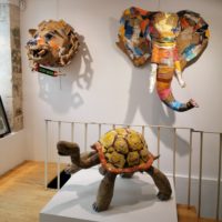 Vue des sculptures de Joanathan BESSACI dans la Galerie Jamault - Stay Wild - la tortue - Elephant