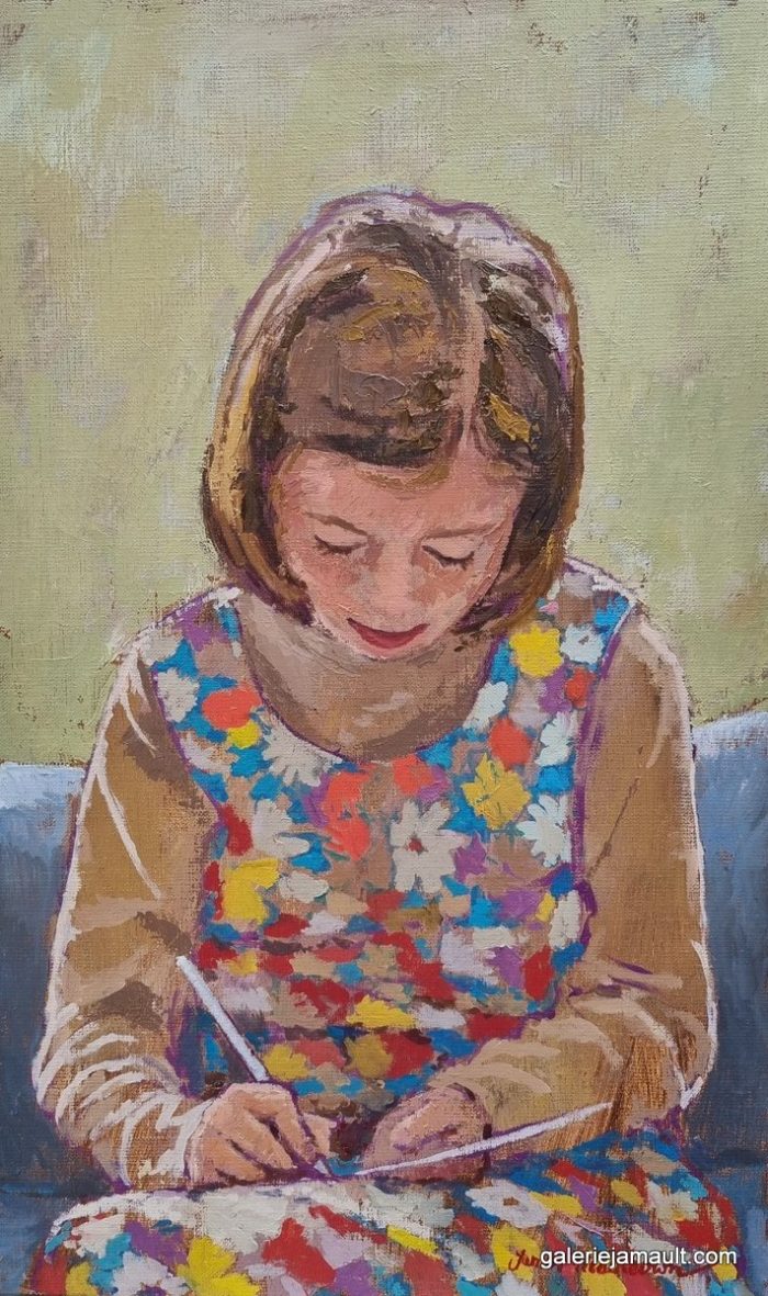 Visuel du tableau "Le dessin", peint par James MACKEOWN, représentant une enfant en robe chasuble à motif fleuri assise, en train de dessiner.
