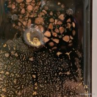 Entre ciel et terre (noir et or) - Catherine BRUGNOLO - H37 cm – Image 2