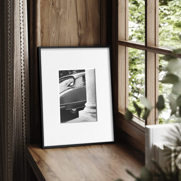 Mockup,Poster,Frame,Close,Up,In,Interior,Background,,3d,Render IONNYK Le premier cadre d’art connecté qui révolutionne le monde du design et de l’art photographique.