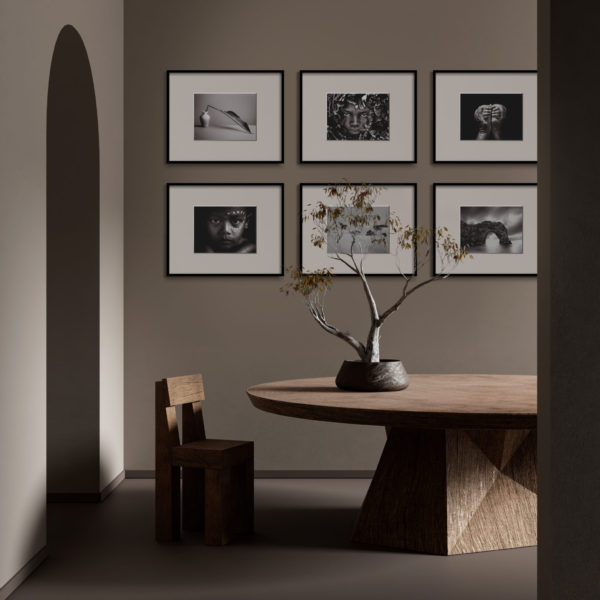 Japanese,Style,Interior,Design,With,Wooden,Furnitures,And,Raw,Materials. IONNYK Le premier cadre d’art connecté qui révolutionne le monde du design et de l’art photographique.