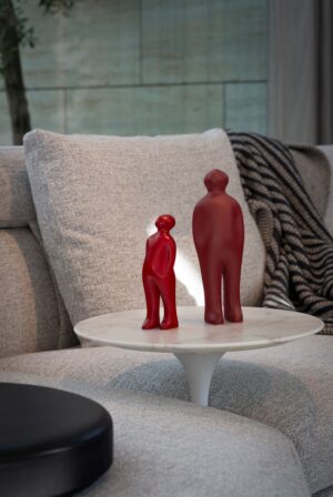 The visitor, sculpture en terre cuite de l'artiste Belge Guildo Deleu